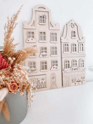 Parisian Café & Shop wall houses